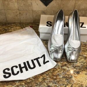 SCHUTZ Silver Leather Ballet Flats with Bow